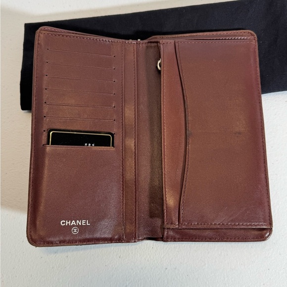 CHANEL Black Quilted Wallet - Picture 3 of 11